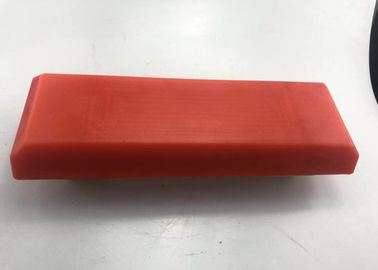 赤い色のペーバー トラック パッドのフライス盤のための耐久力のある小さな溝の設計