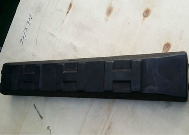 ゴム製トラック パッドの黒い安定したクリップ