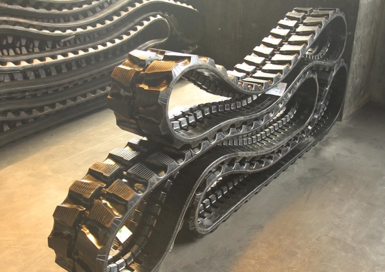 300x55x84 エグババター ゴムトラック 長さ 4620mm