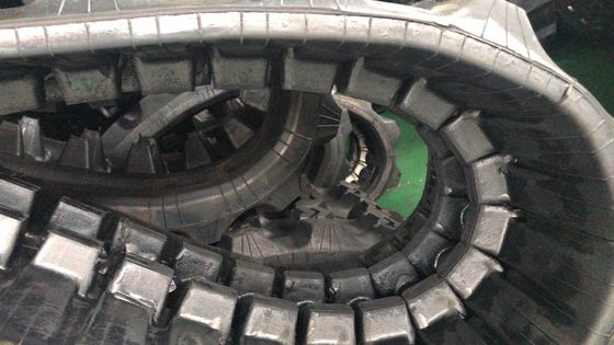 300×52.5×80/82/84/86/88/90 底輪部品 掘削機 ゴムトラック