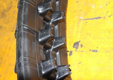 ゴム製小型掘削機トラック150mm x 72mm 34のリンク傷ついている3つの金属の中心