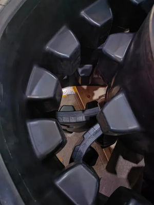 406x152.4x52 アスファルトパバー Dynapac F141CR/R141CS用のゴムトラックフィット