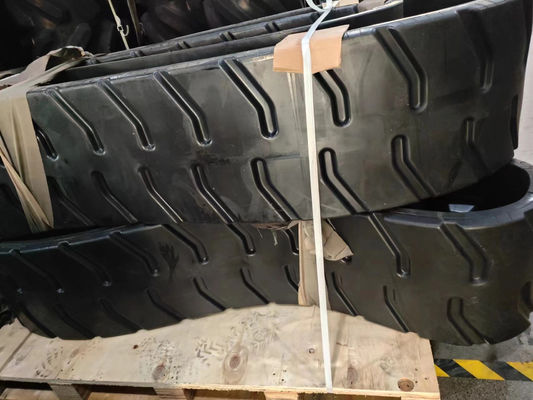 406x152.4x52 アスファルトパバー Dynapac F141CR/R141CS用のゴムトラックフィット