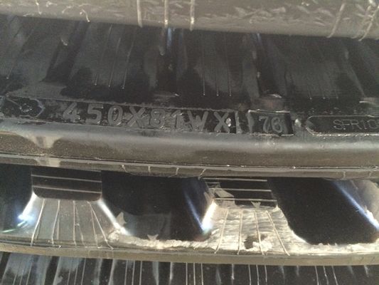 ゴムトラック 450*81*76W W-Lug パターン エグババター TB175 エグババター用のゴムトラックフィット