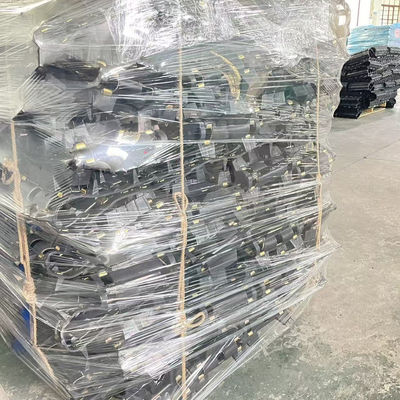 Polaris、Arctic Cat、Ski-Dooのスノーモービル用トラック