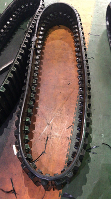 56 280mmの広い掘削機ゴム製 トラックJointless黒い色をつなぐ