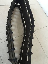 黒いロボット ゴムは254×65×30/耐久力のあるスノーモービル トラック部品を追跡します